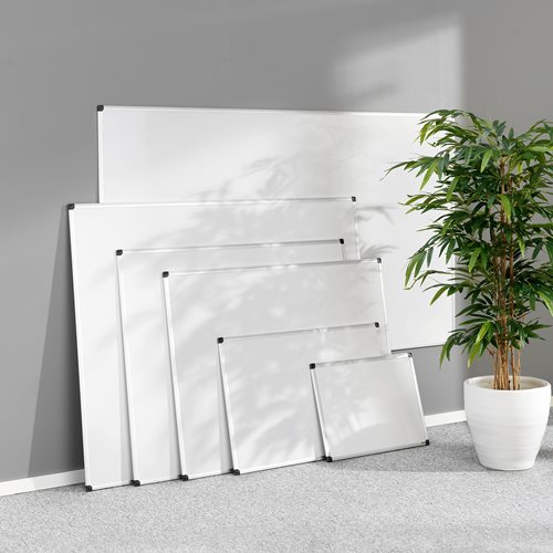 Biela magnetická tabuľa BETTY s hliníkovým rámom, 2000x1200 mm